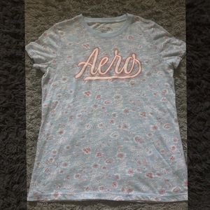 A cute and stylish Aeropostale floral shirt 🦋.